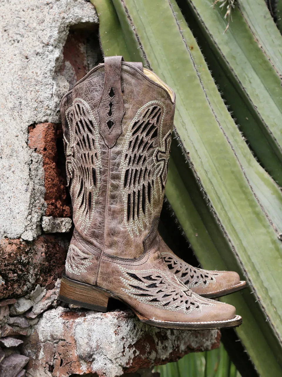 A1197 - WOMEN'S BLACK GLITTER INLAY CROSS AND WINGS EMBROIDERY SQUARE TOE COWBOY BOOT