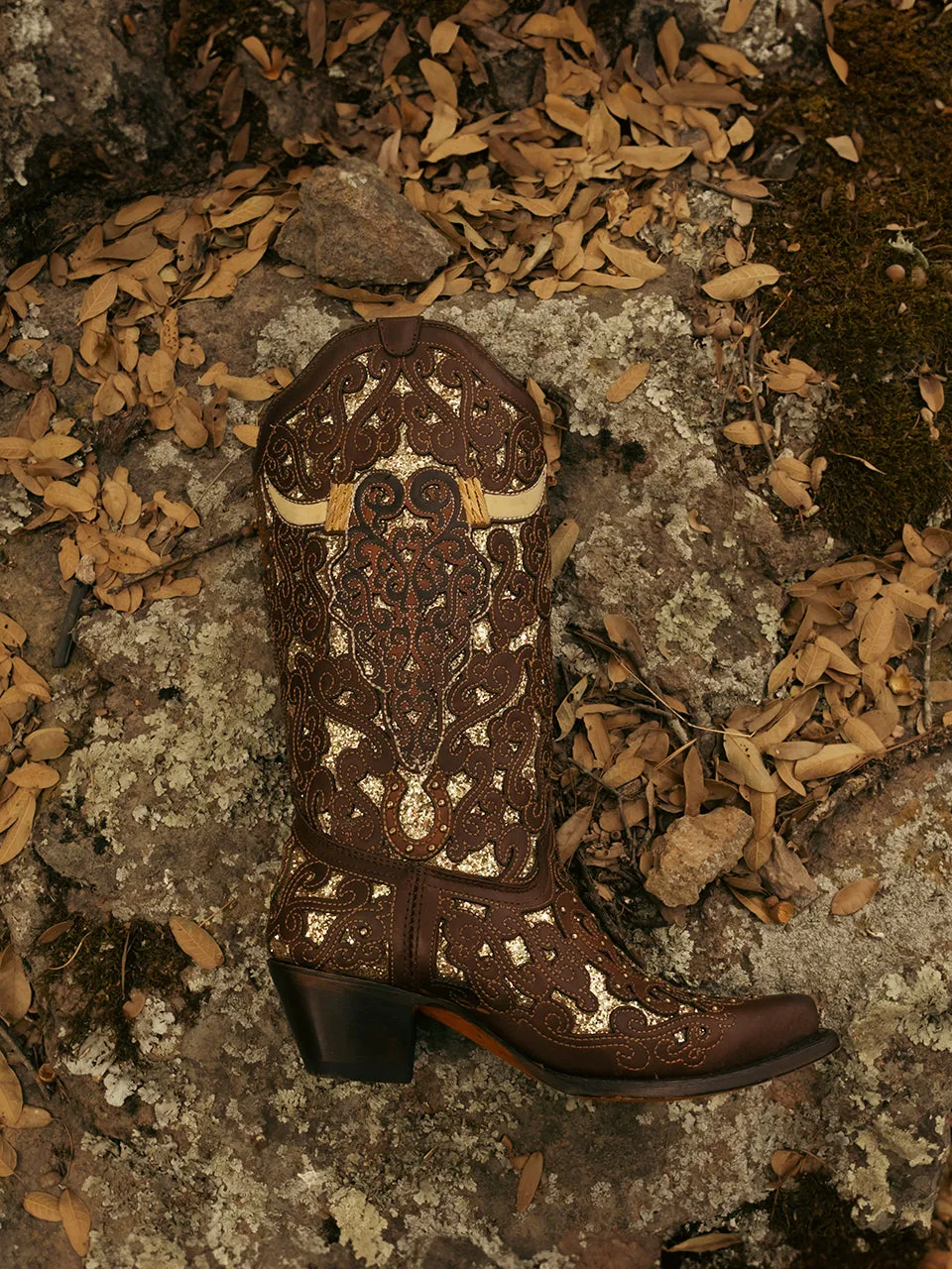 A4407 - WOMEN'S BULL SKULL OVERLAY, GLITTER INLAY AND STUDS BROWN SNIP TOE COWBOY BOOT